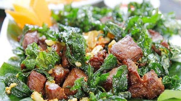 Trâu xào lá trộng
