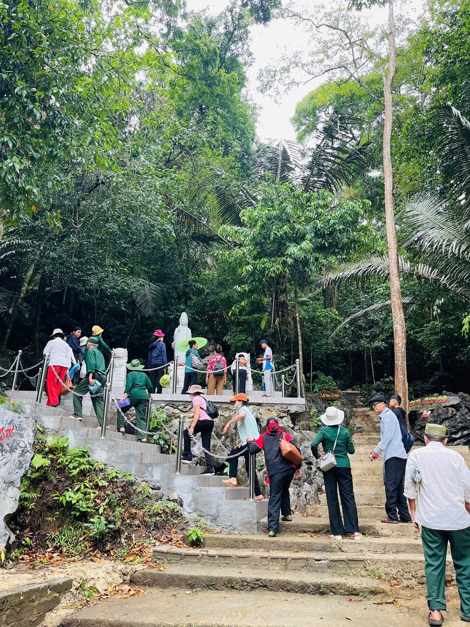 Đi Sơn Kiều cuối tuần cao điểm tháng 7: kinh nghiệm tránh đông và chờ lâu